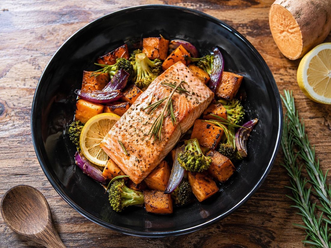 Roasted fish with broccoli and sweet potato